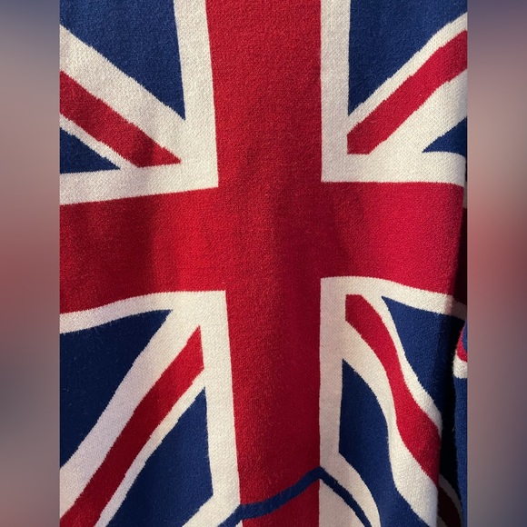 Her Universe Marvel Captain Carter Sweater - Picture 11 of 16